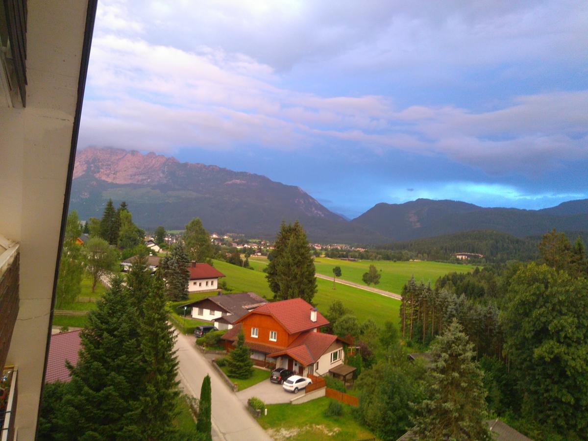 Happy Stay Apartment Bad Mitterndorf Bagian luar foto